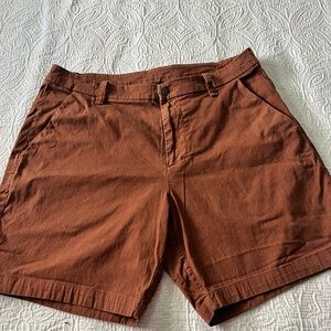 lululemon athletica Men's Rust Shorts Commission Classic 32” waist, 7” inseam